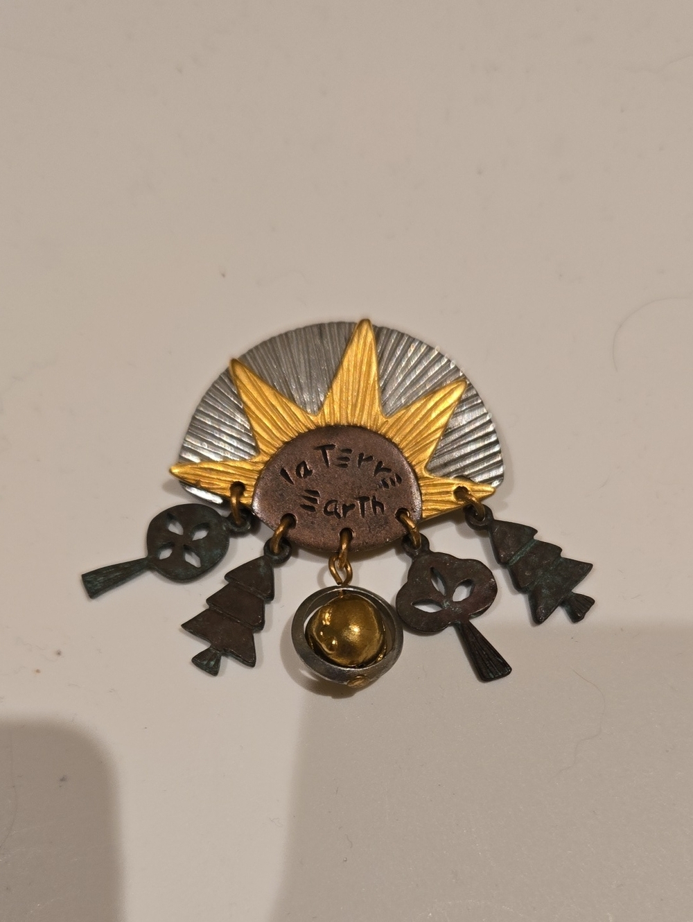 Sunburst Mixed Metal Broach/Pin - Gold and Silver